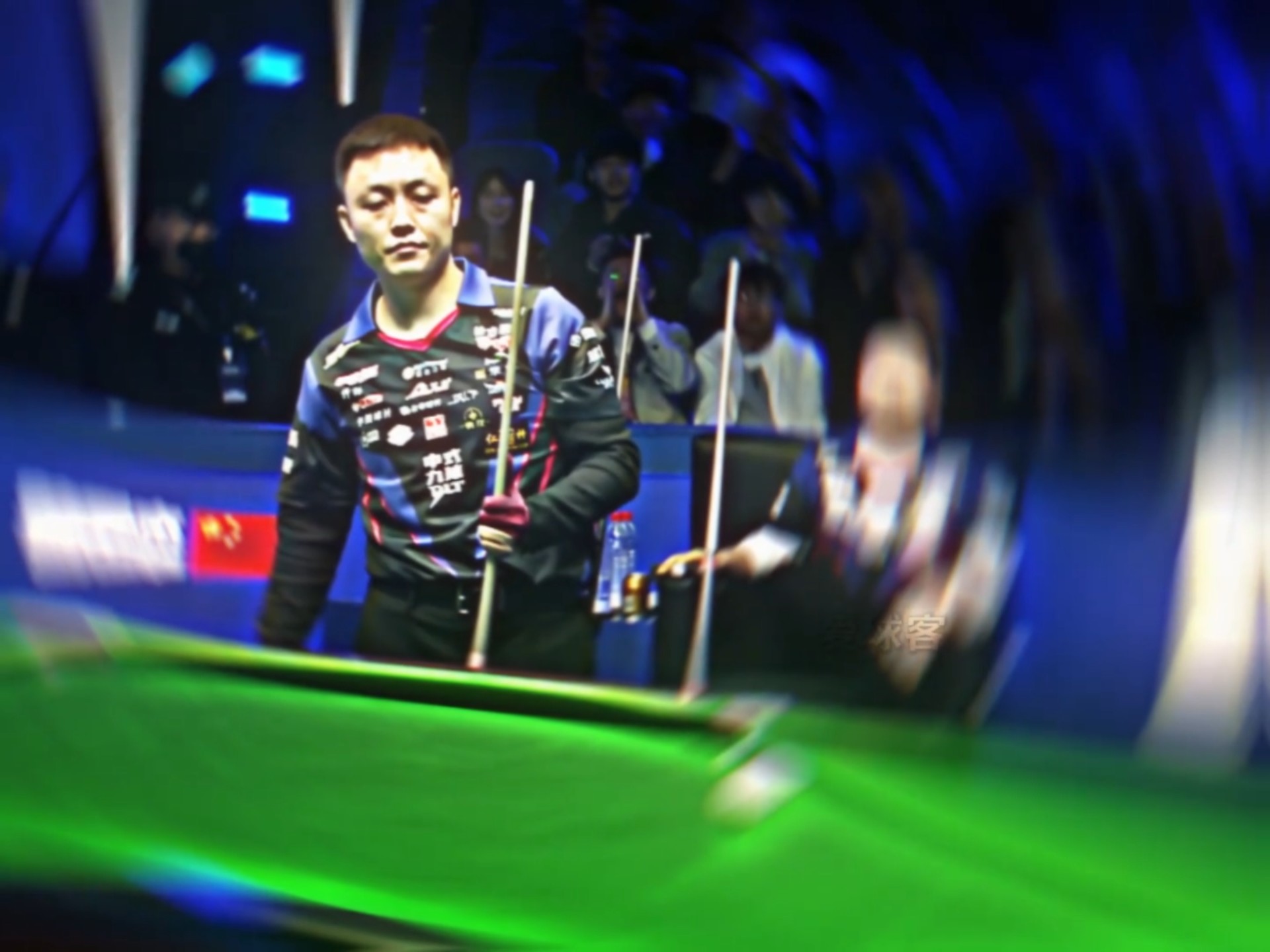 然其背後的 然其背後的