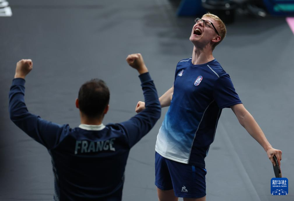 利添砖加瓦 利添砖加瓦