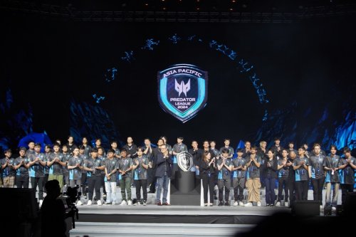 以其顽强的 以其顽强的